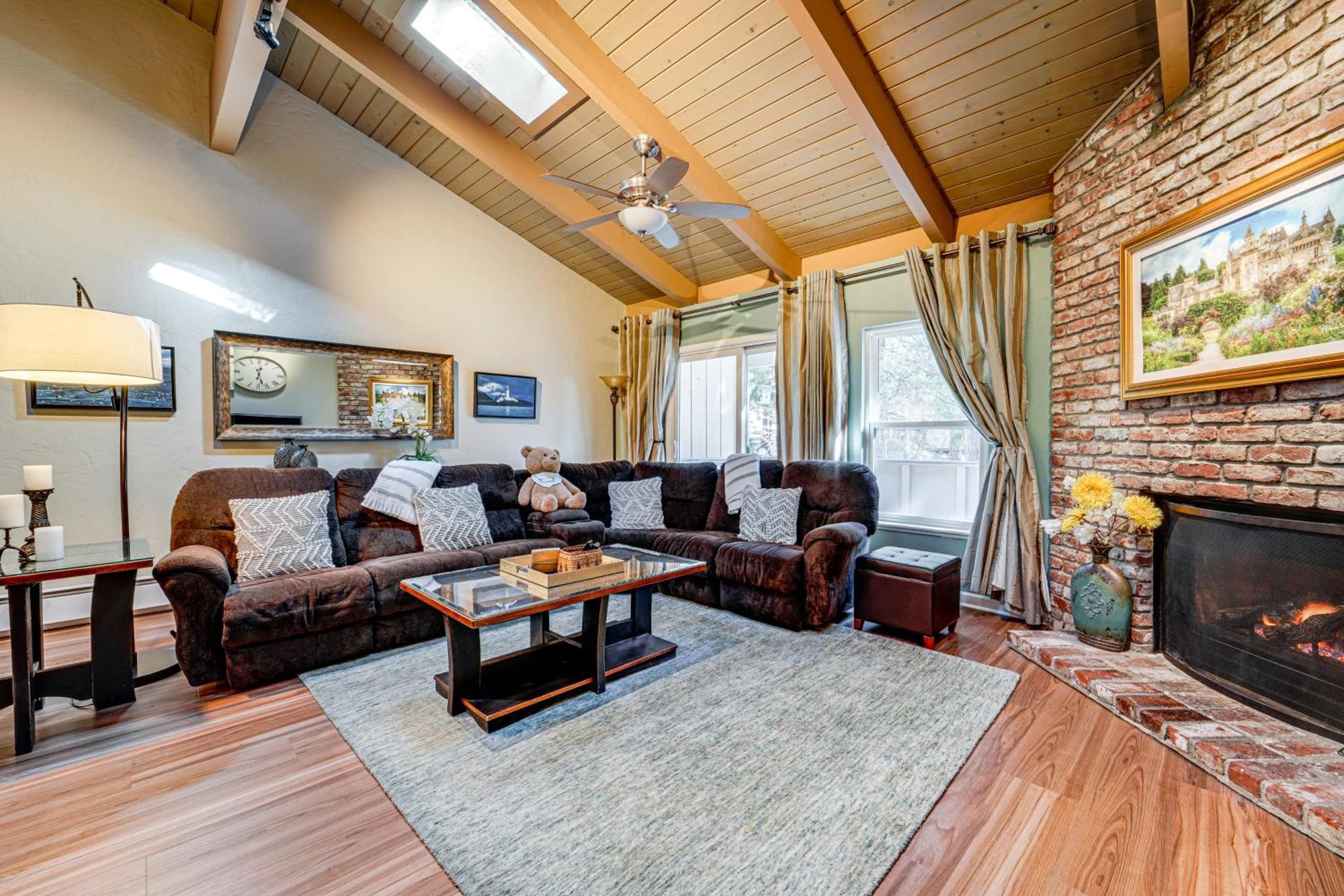 Tahoe Condo About 1 Mi To Diamond Peak Ski Resort! 斜坡村 外观 照片